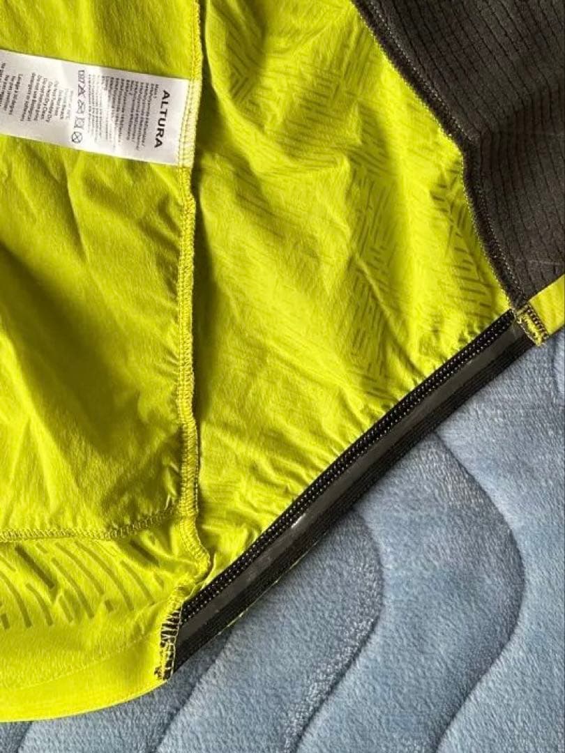 ALTURA ノースリーブ / ★新品（pertex）