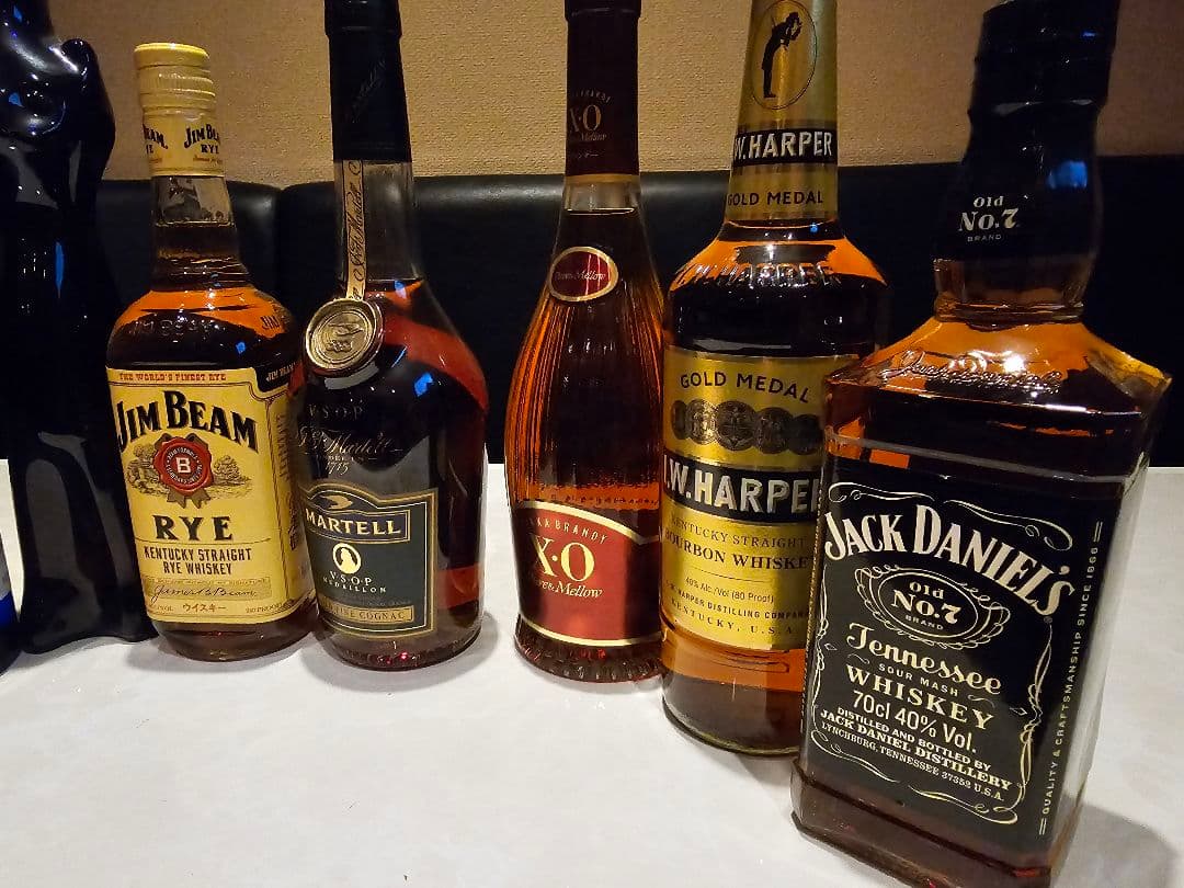 ジムビーム マーテル　ハーパー　ジャックダニエル等８本セット　お得