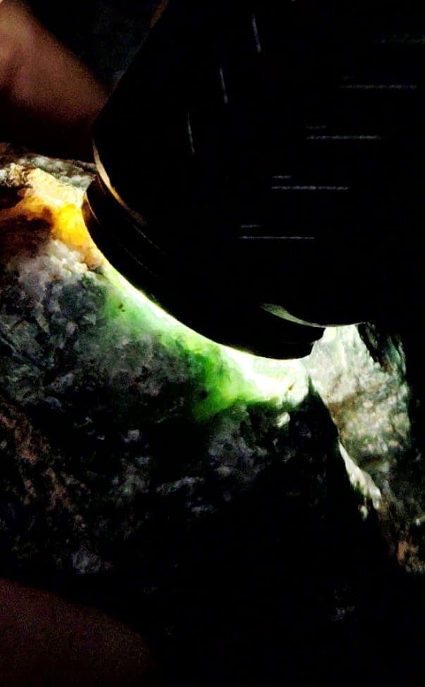 ★赤碧玉✕緑碧玉原石★糸魚川赤玉石【横川・転石・川ズレ・ウブ860ｇ】