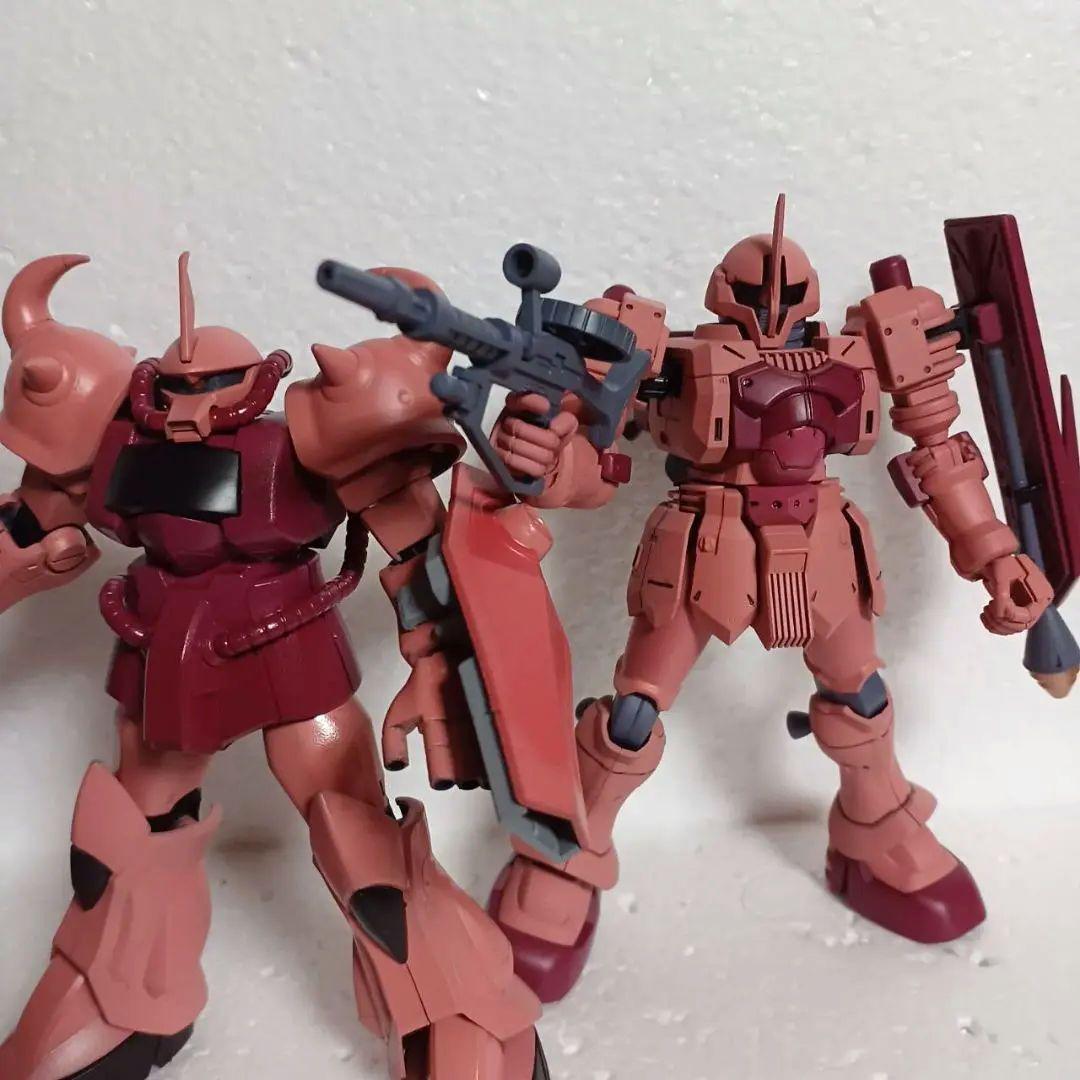 HG1/144ヅダ、グフ　シャア専用カラー風塗装作品
