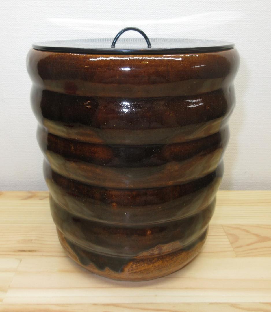 送料込【逢絢亭】茶道具 水指 大樋焼 飴釉 捻貫 塗蓋 大樋長左衛門 共箱入り