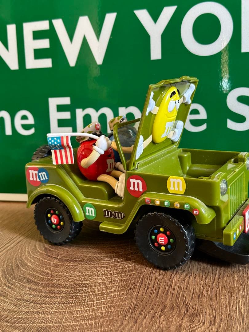 M&M's オリーブグリーンミニカー