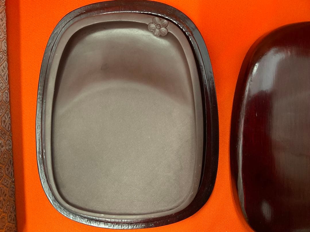 端渓硯　梅花飾り　木箱　専用箱入り