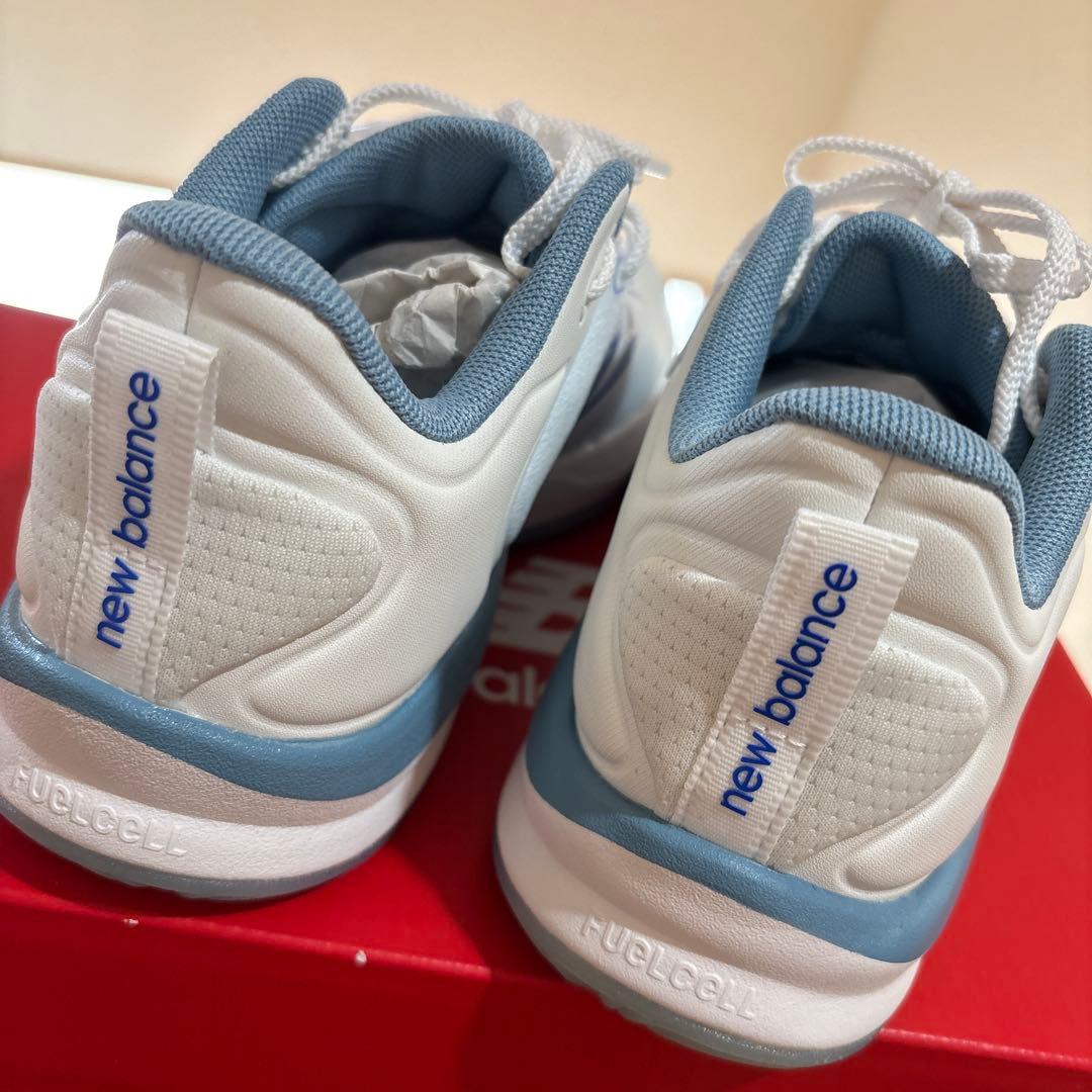 バレーボールシューズ