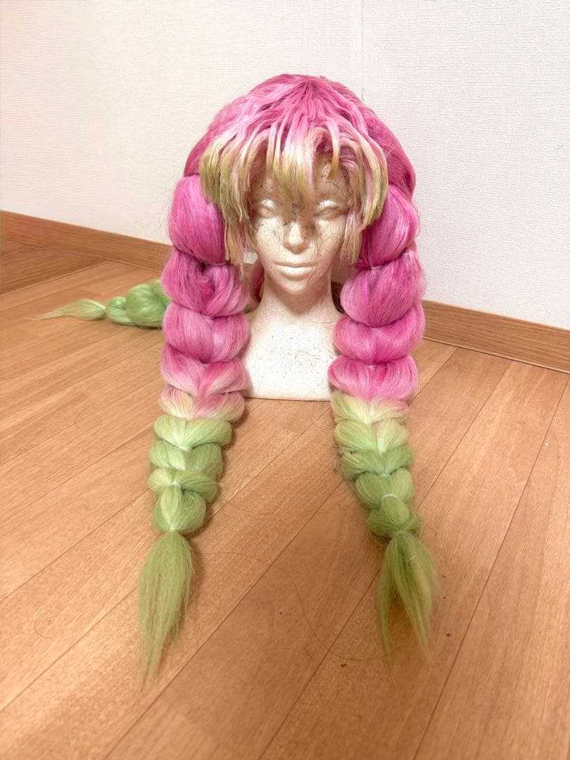 鬼滅の刃　甘露寺蜜璃　ウィッグ　セット済み