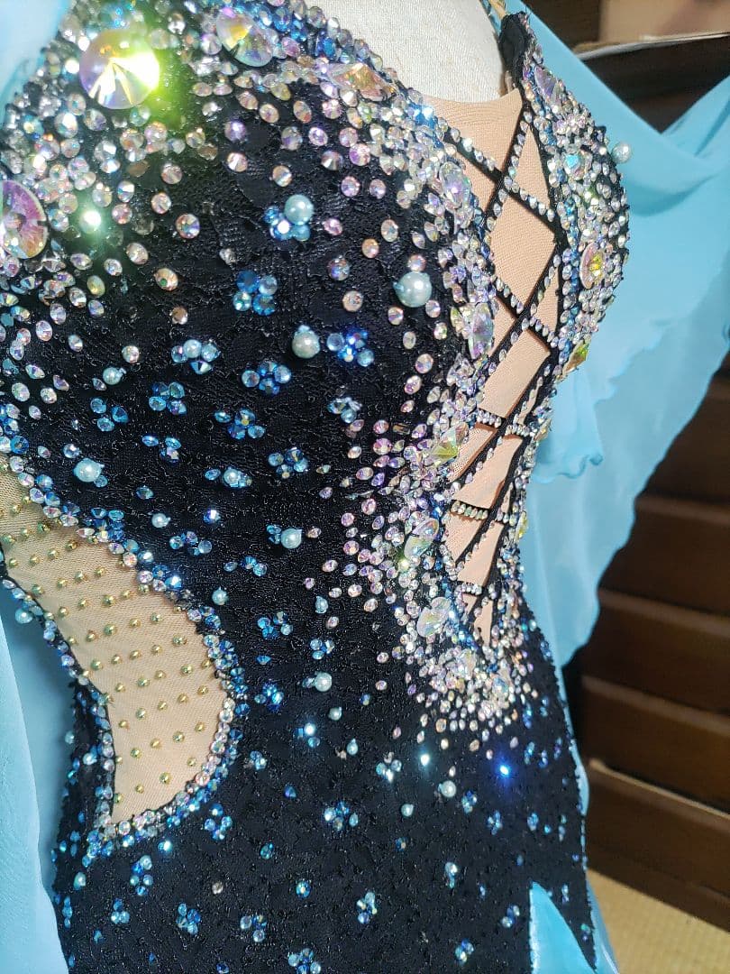 白樺、社交ダンスドレス