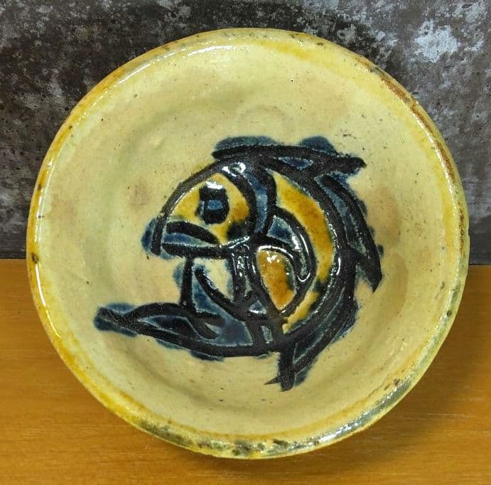 人間国宝 金城次郎 酒盃 栞 共箱 やちむん 壺屋焼 壷屋焼 魚紋ぐい呑