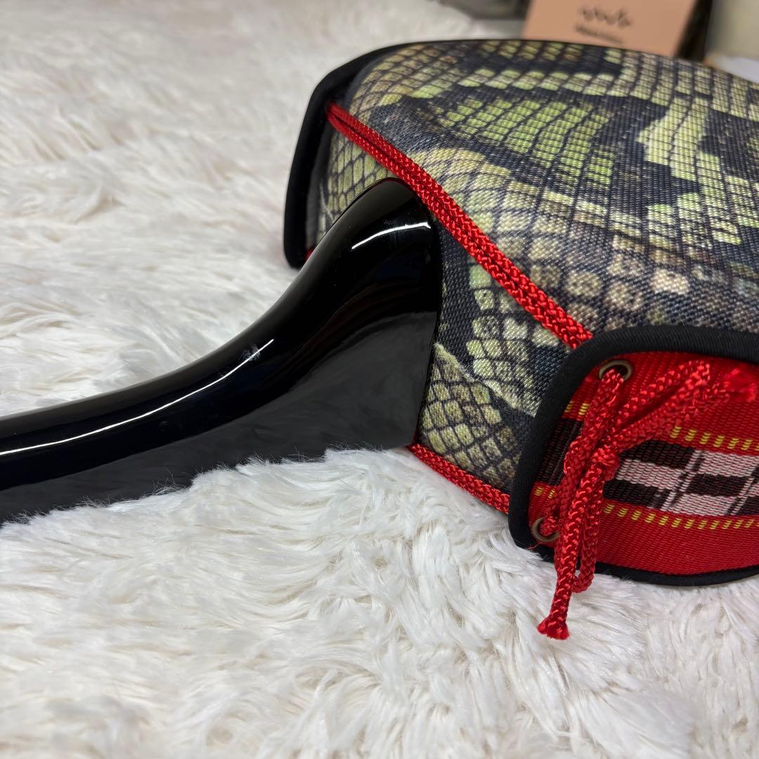 三線 沖縄 人工皮 民謡和楽器 付属品多数　ハードケース付き　蛇皮