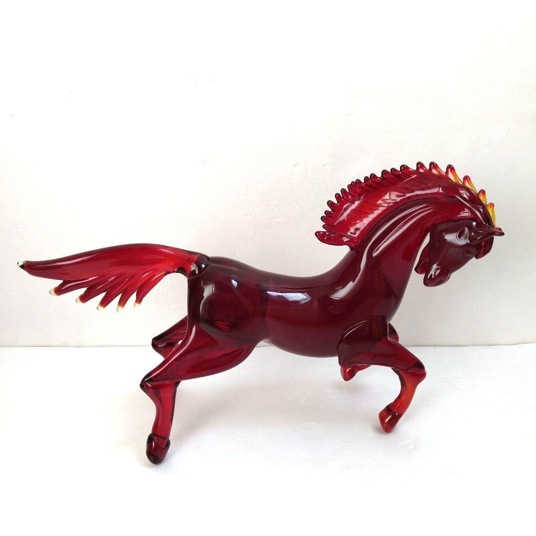 赤色 ガラス製 馬の置物 翼付き