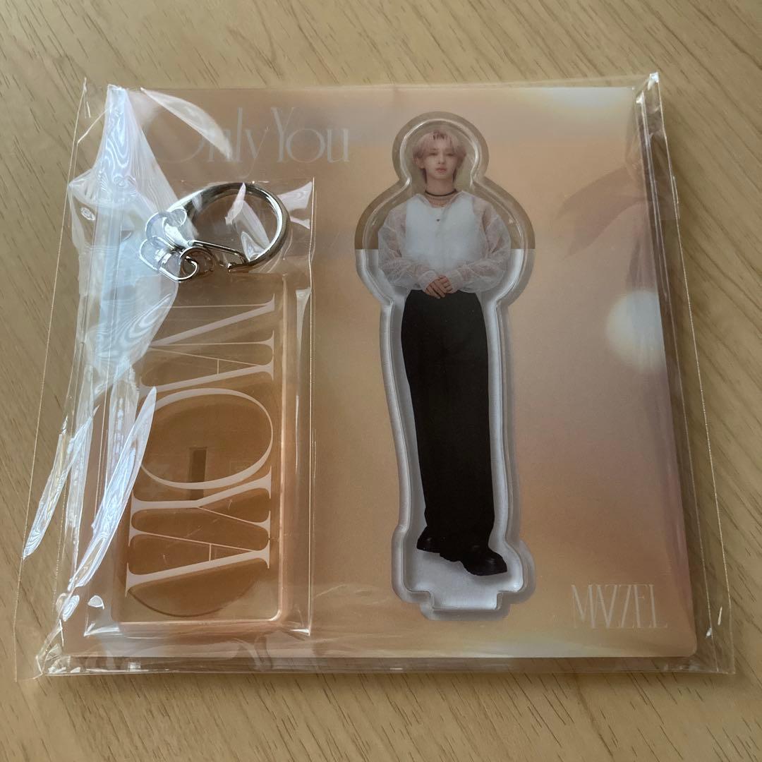 【新品・未使用品】MAZZEL ナオヤ NAOYA アクスタ オンリーユー