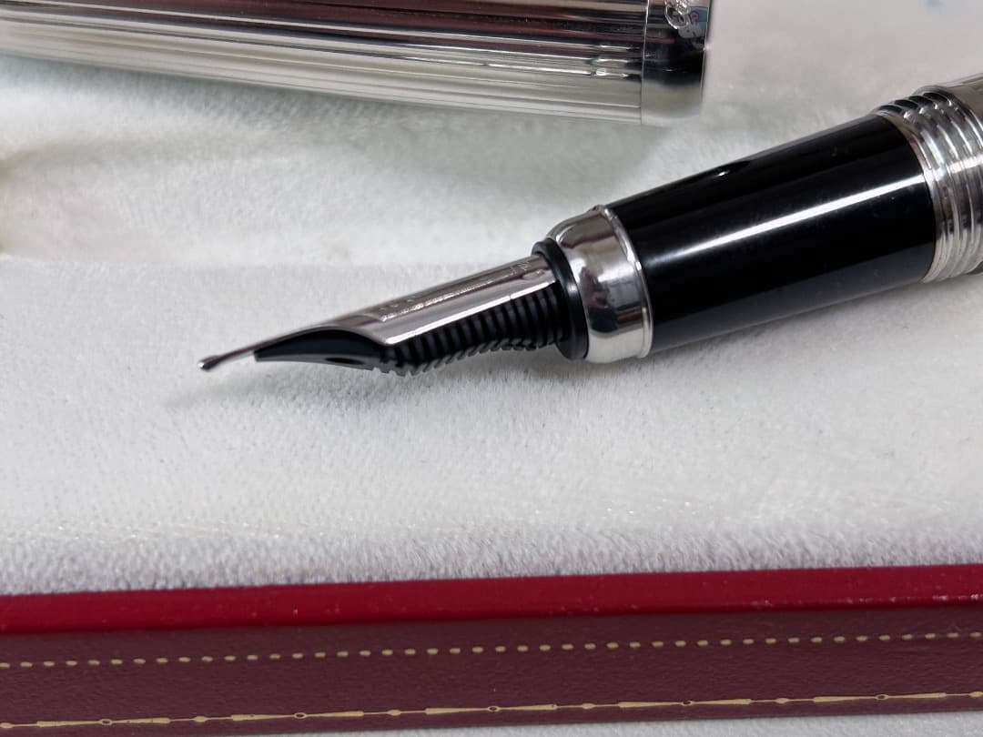 【Cartier】万年筆 ルイ カルティエ プラチナフィニッシュ ゴドロン