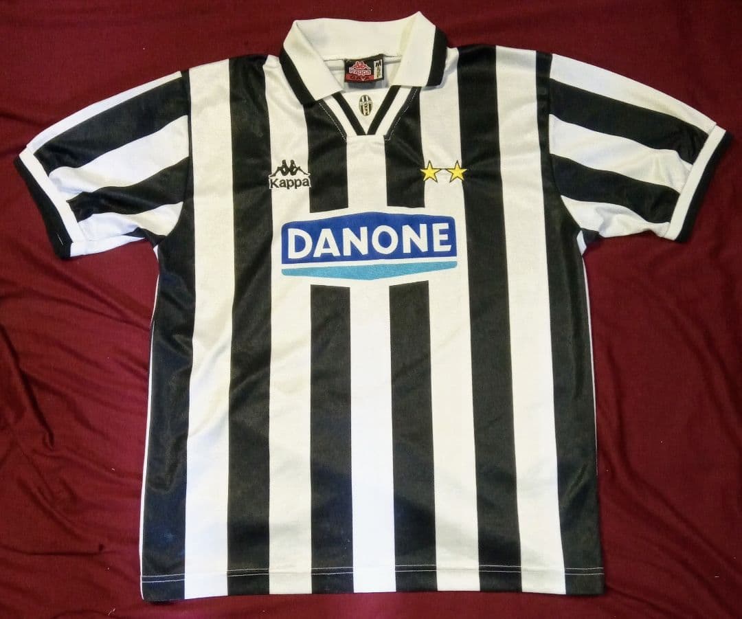 【匿名配送】【入手困難】ユベントス　白　黒　ユーべ　デルピエロ　バッジオ　カッパ