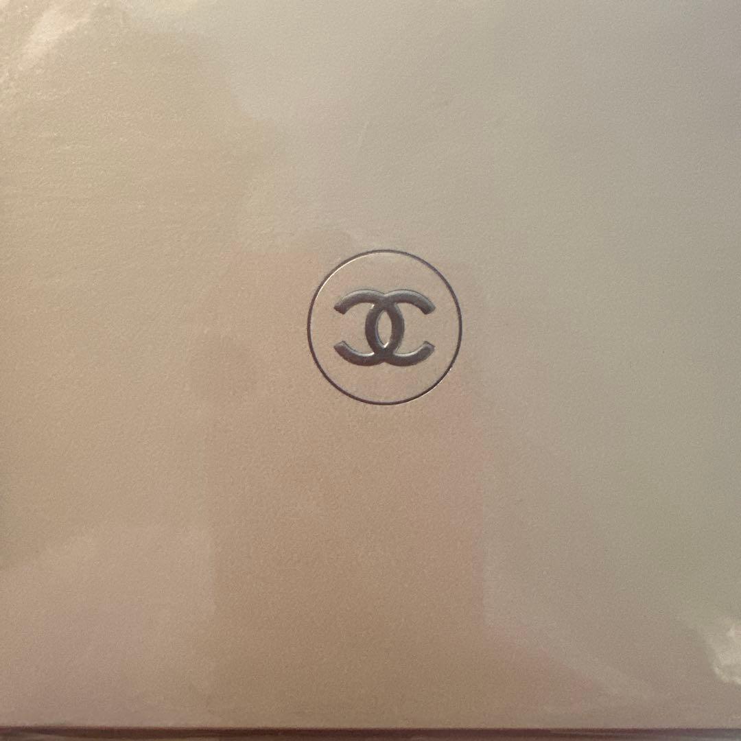 シャネル チャンス クリーム サテン