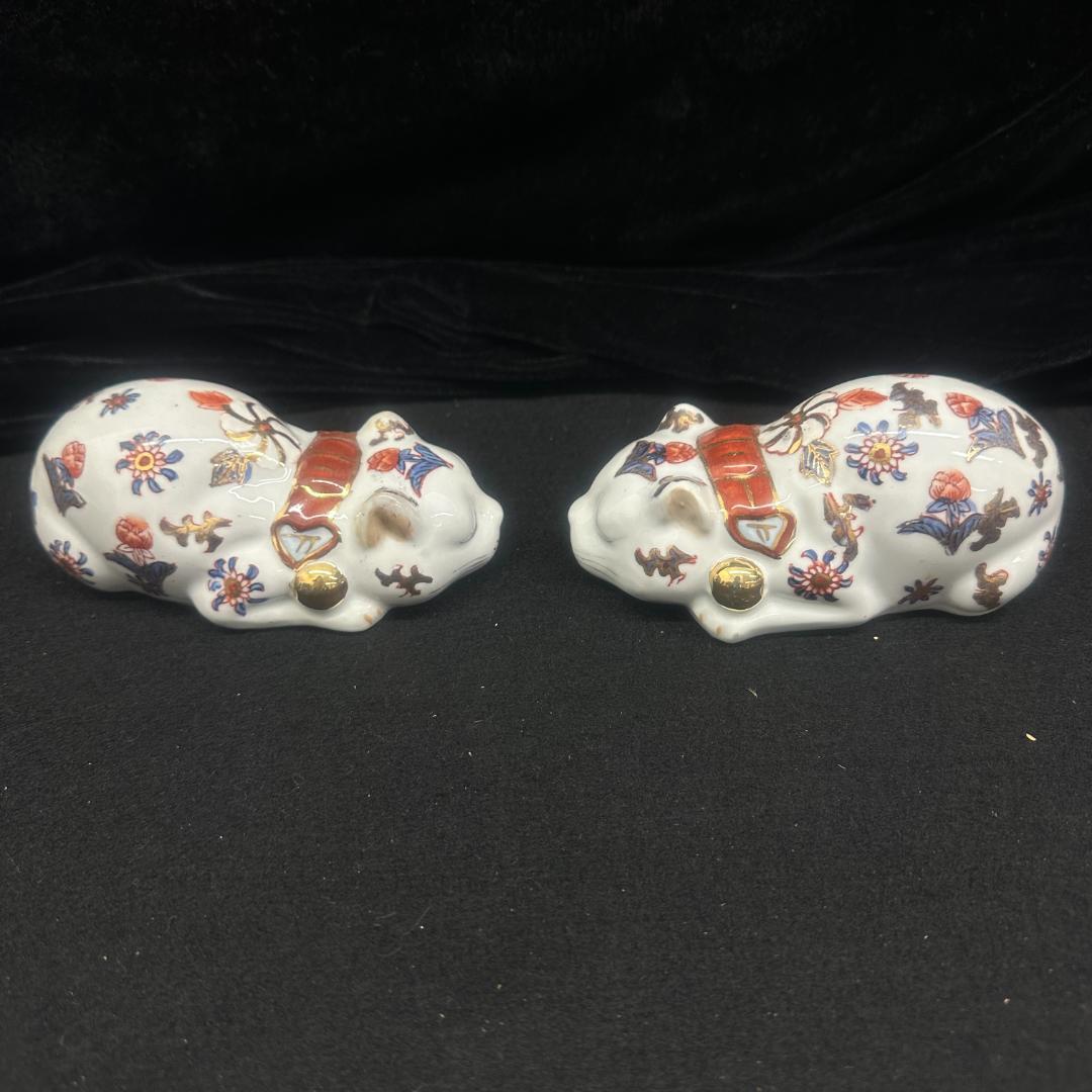 伊万里　猫　ネコ　ねこ　置物