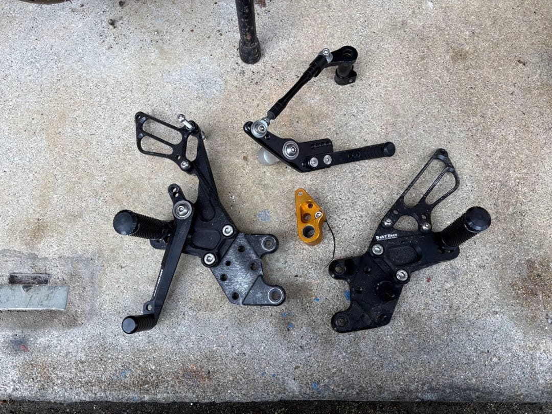 CBR1000rr 59後期 ベビーフェイスバックステップ