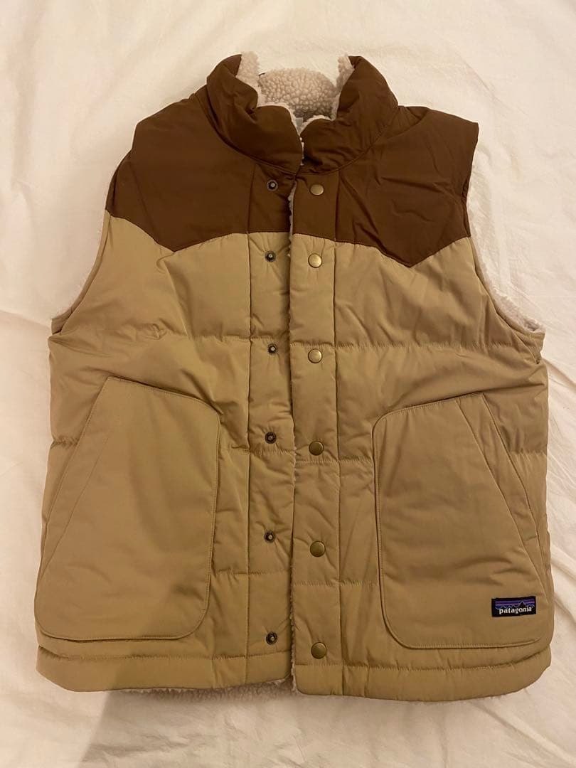 【K@2UK1X 】Patagonia リバーシブルダウンベスト