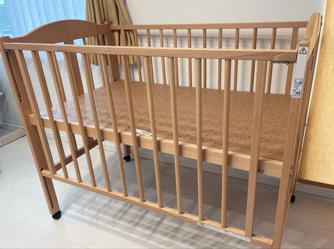 日本製　「スリーピー」　ベビーベッド　ハイタイプ