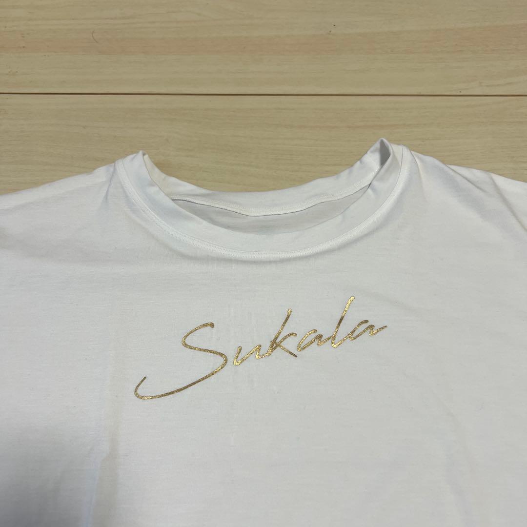 Sukala Tシャツと花柄タンクトップセット