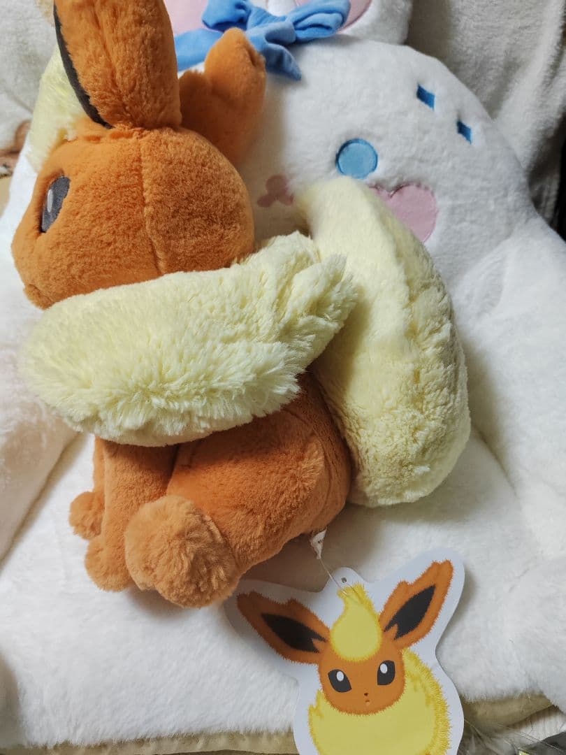 ポケモン　ポケモンセンター ぬいぐるみ　ブースター ふわふわ抱きぬいぐるみ