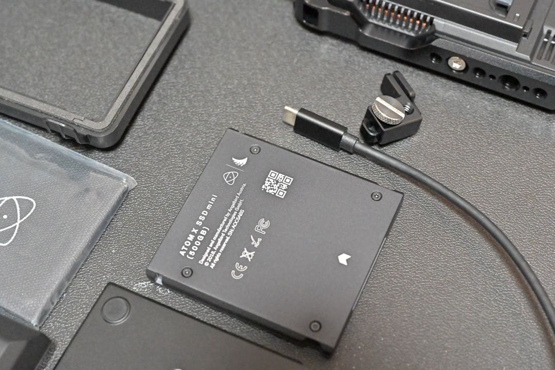 ATOMOS Ninja V 5インチ 、SSD、アクセサリー、ケージセット