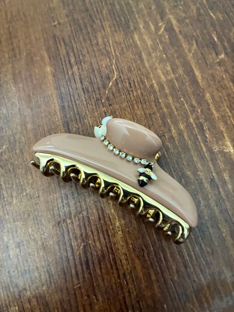 Ayumoですacca花 蜂　モチーフ ヘアクリップM アッカ