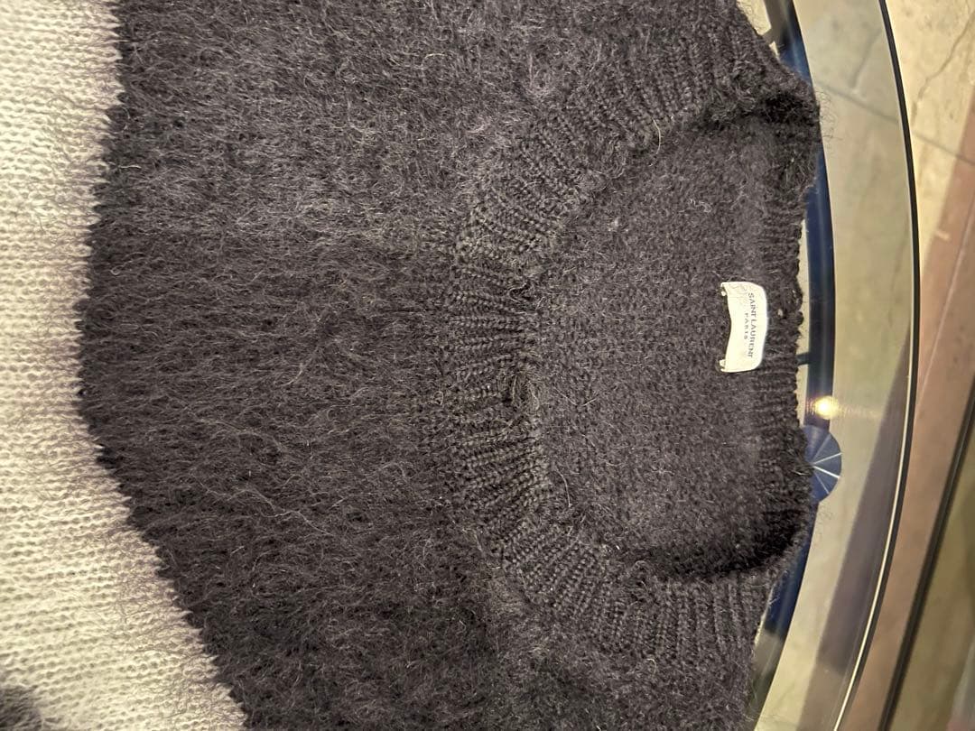 サンローランダメージ加工ニットセーター