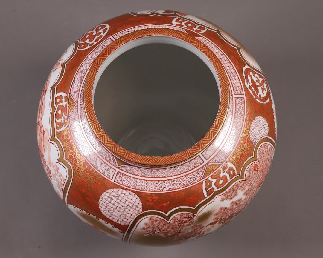 【M387】九谷焼 名工 橋田与三郎 細密赤絵金彩 花瓶 楼閣山水人物草花 花器