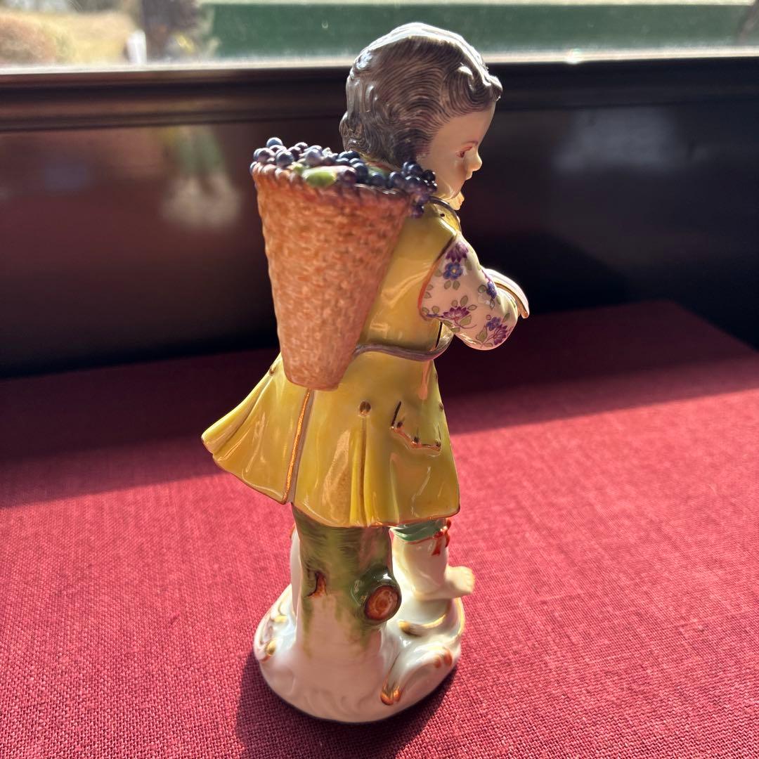 蒼*様 マイセン　Meissen 陶器製 子供 フィギュア ぶどう　葡萄　少年