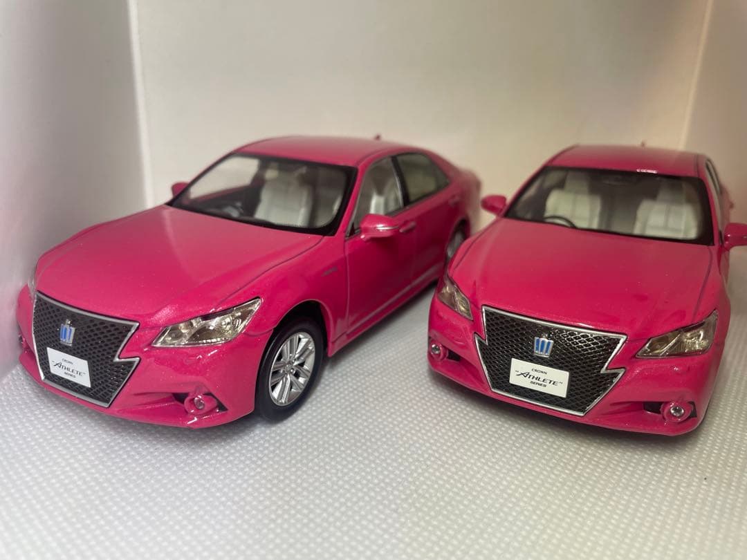 【2台セット】トヨタ ピンク クラウン ミニカー カラーサンプル