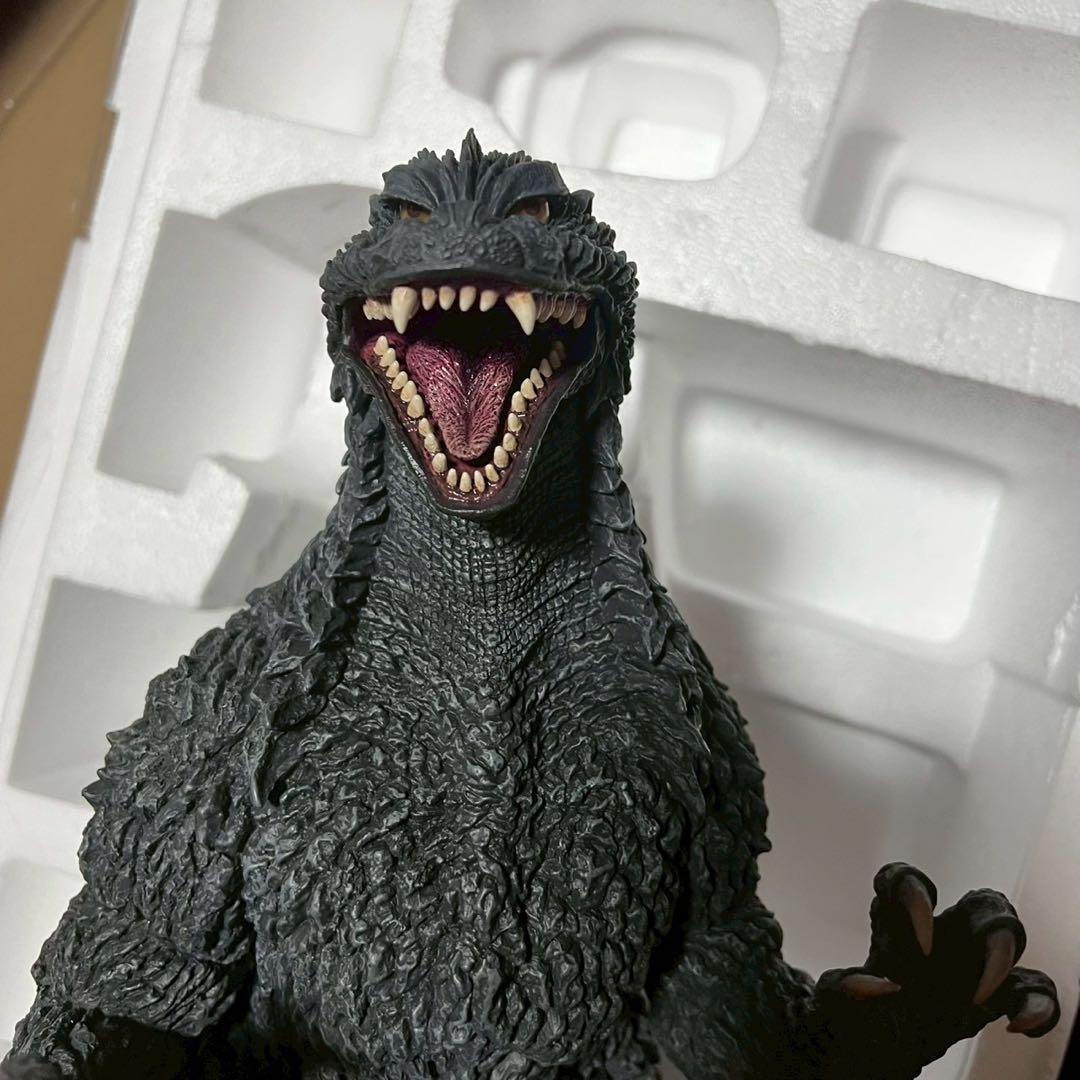 エクスプラス　ギガンティックシリーズ　ゴジラ　2002　フィギュア　検