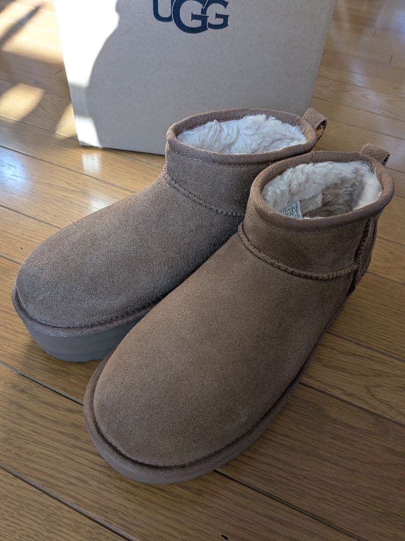 UGG　クラシック ウルトラ ミニ プラットフォーム