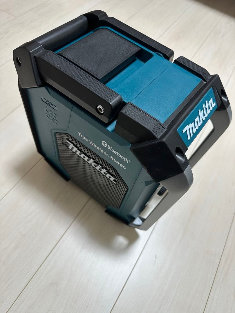 マキタMakita Bluetoothスピーカー　ラジオ MR005G