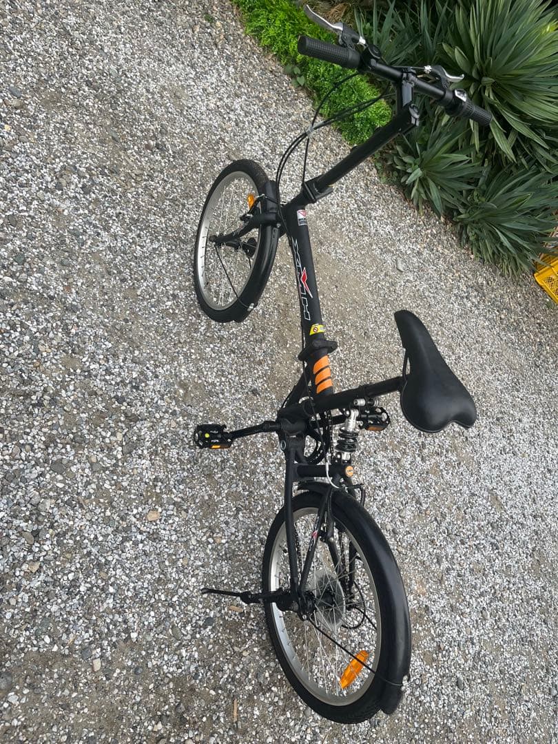 折りたたみ自転車 ブラック フロントサスペンション付き　直接引き取り