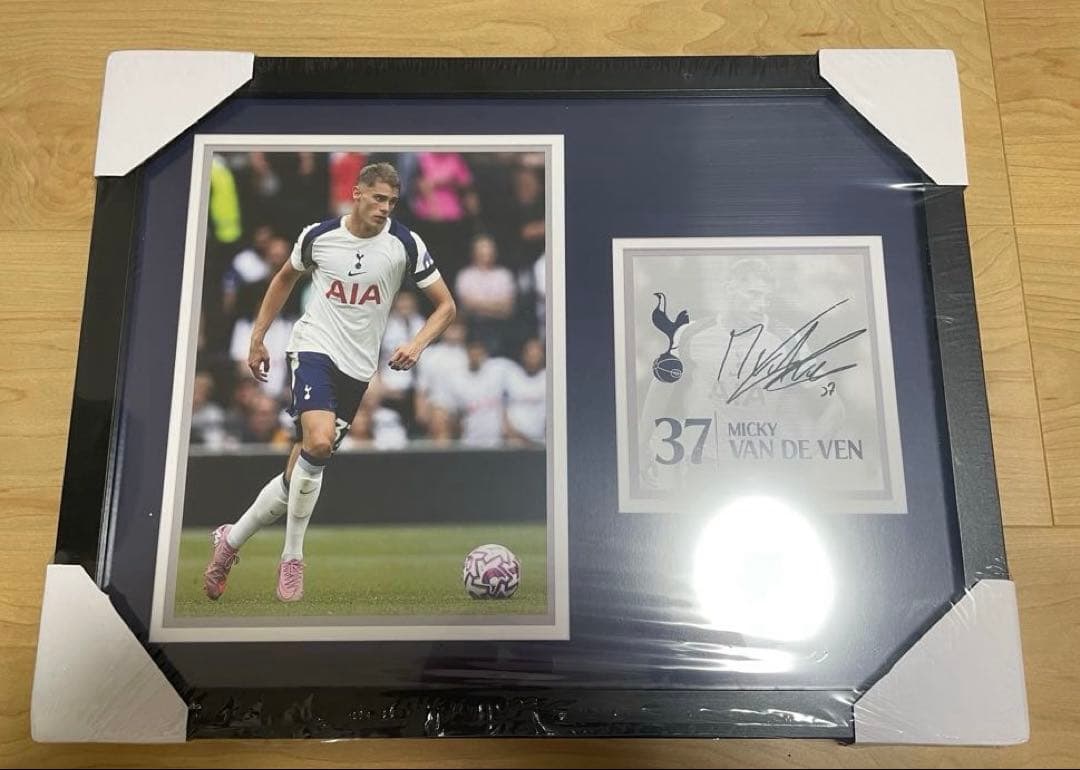 100%正規品トッテナム　　 ファンデフェン写真付きサイン