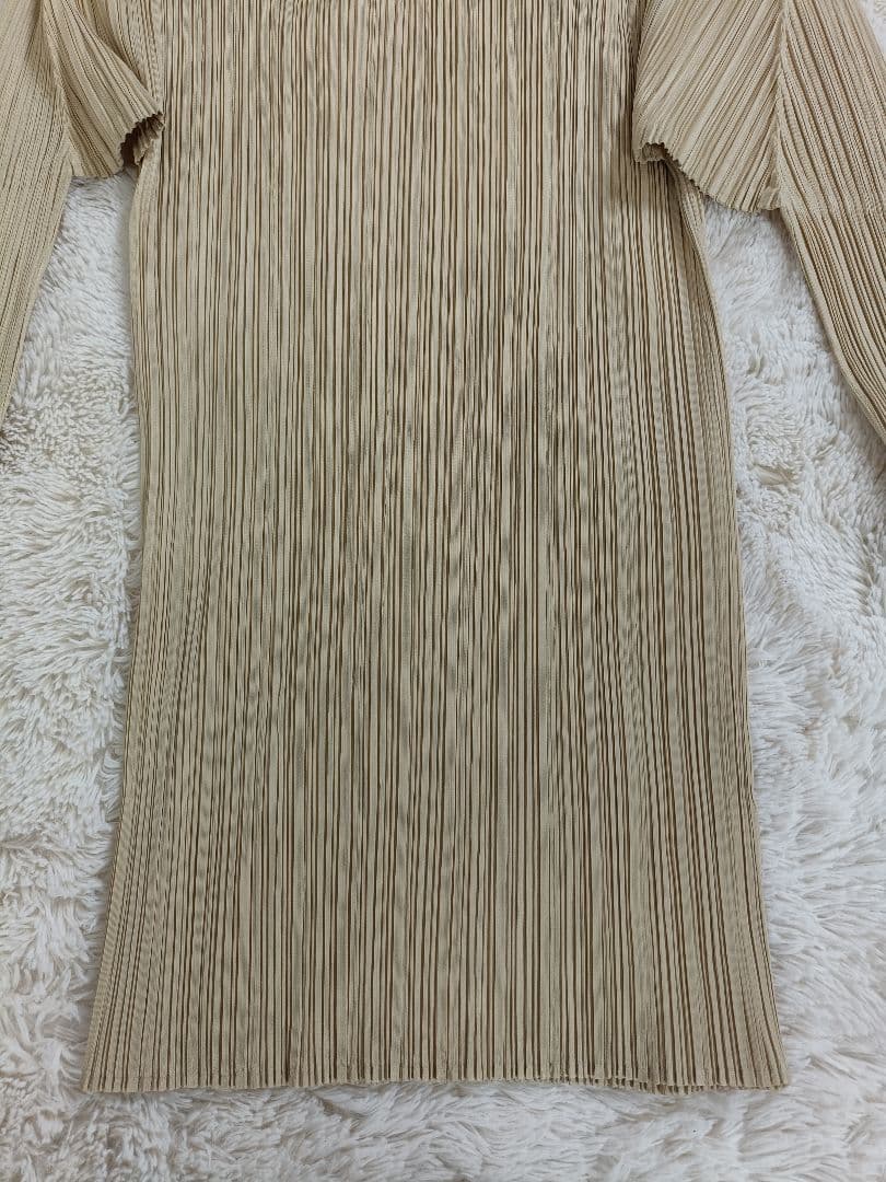 よっちゃんPLEATSPLEASE ハイネックカットソー【サイズ３ L相当