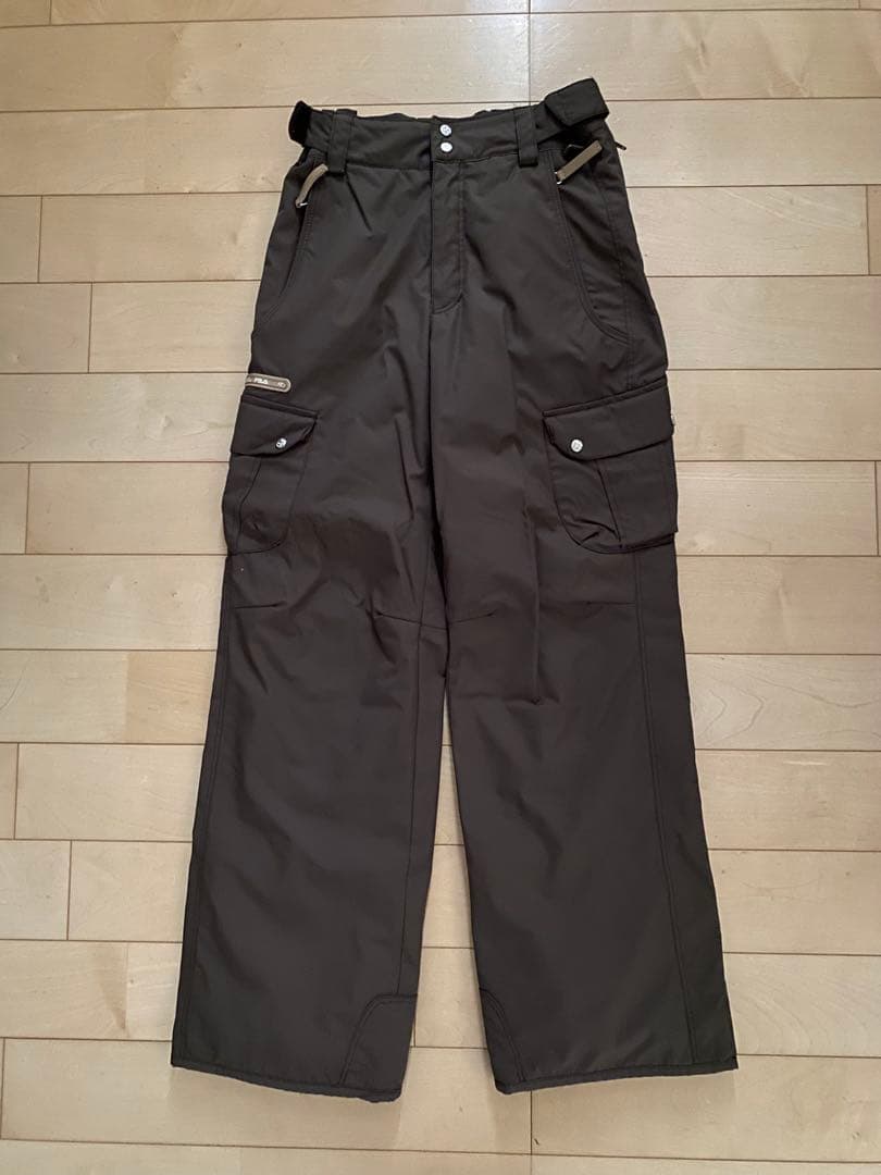FILA フィラ　スノボードウェア　ジャケットとパンツ　上下セット　L 美品