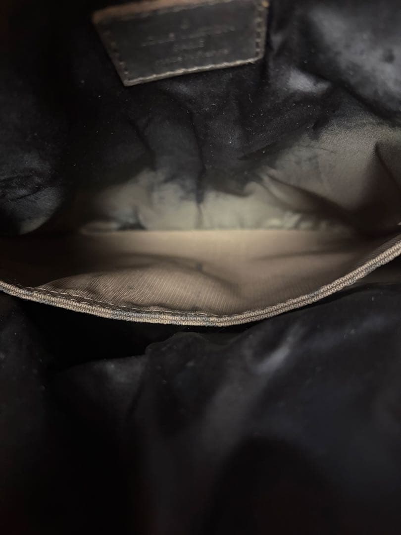 LOUIS VUITTONルイヴィトン　ショルダーバック