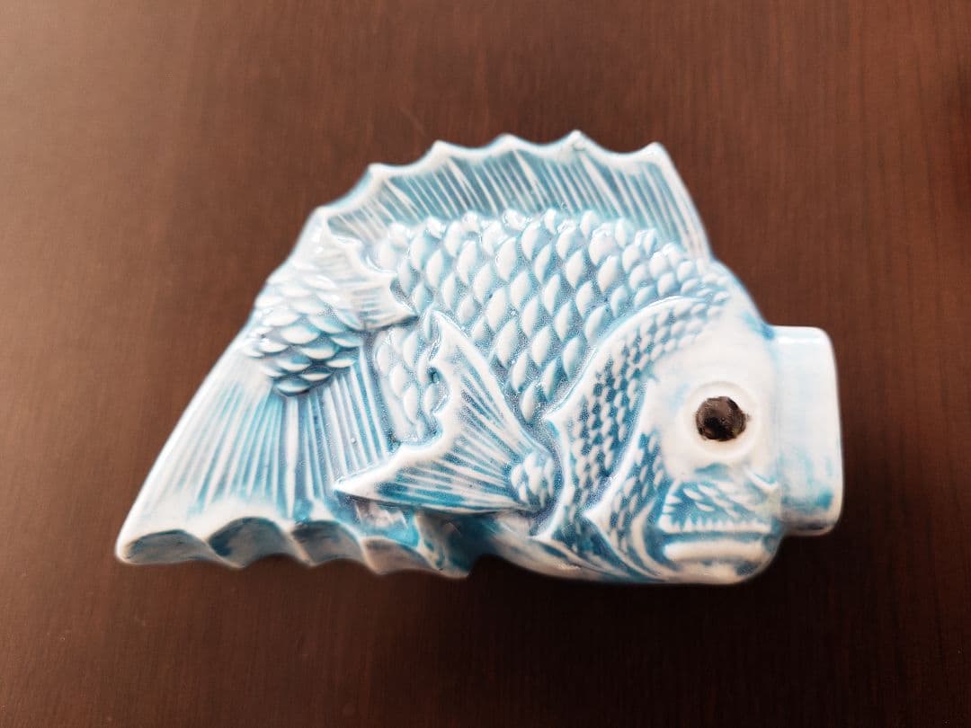 青い魚形陶器 鯛 壁付け 花瓶 フィッシュウォールポケット
