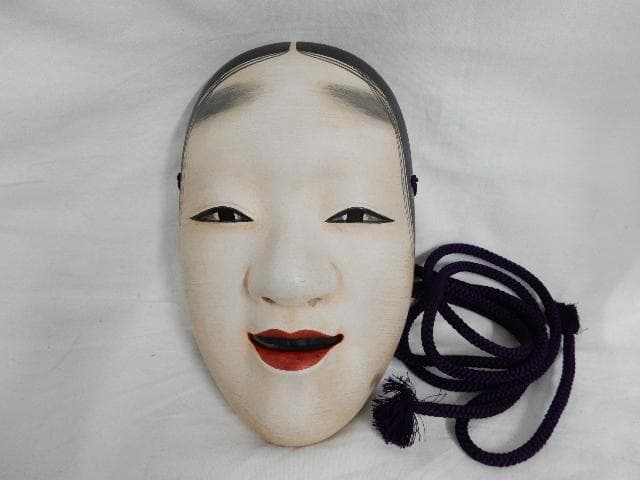 能面 伝統的な木製お面 新潟 二代 亜美作