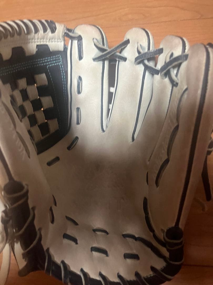 野球グローブ 内野手用 源田モデル