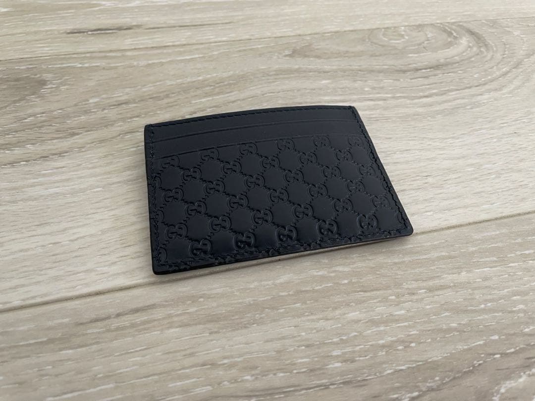 GUCCI ブラックレザー 名刺入れ GGパターン