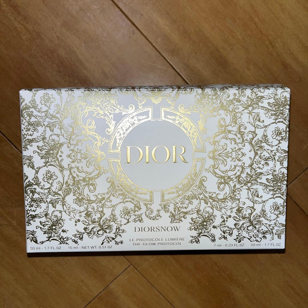 【正規品】ディオールスノーエッセンスホリデー(数量限定品) DIOR