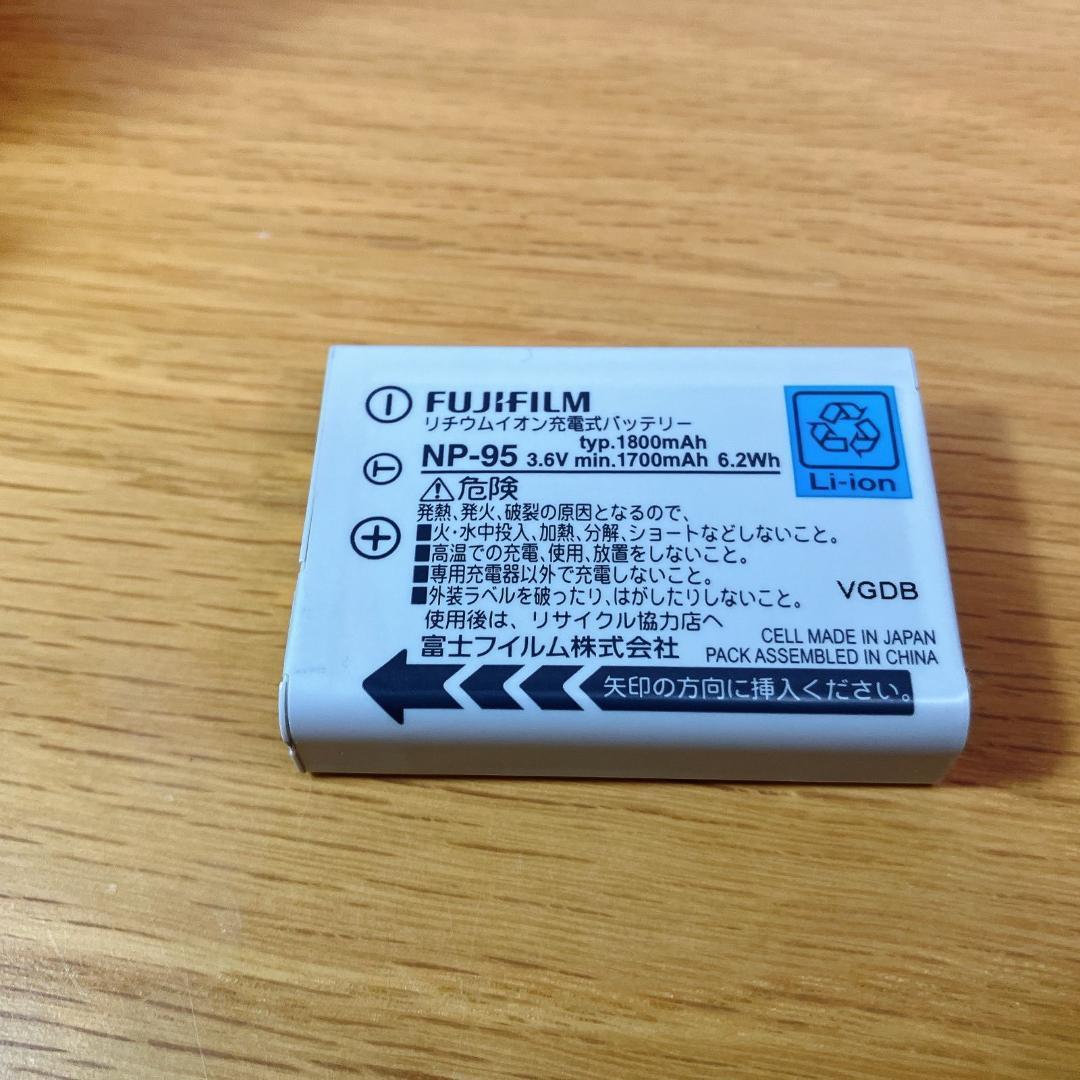 FUJIFILM FinePix REAL 3D W1 デジカメ 動確済