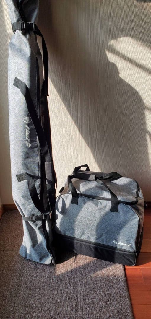 女性用スキー靴・スキー板・ビンディング・ヘルメット・ゴーグルセット