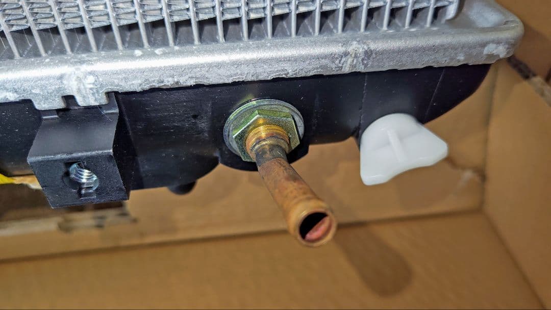 bB QNC21 KOYO製新品社外純正ラジエーター