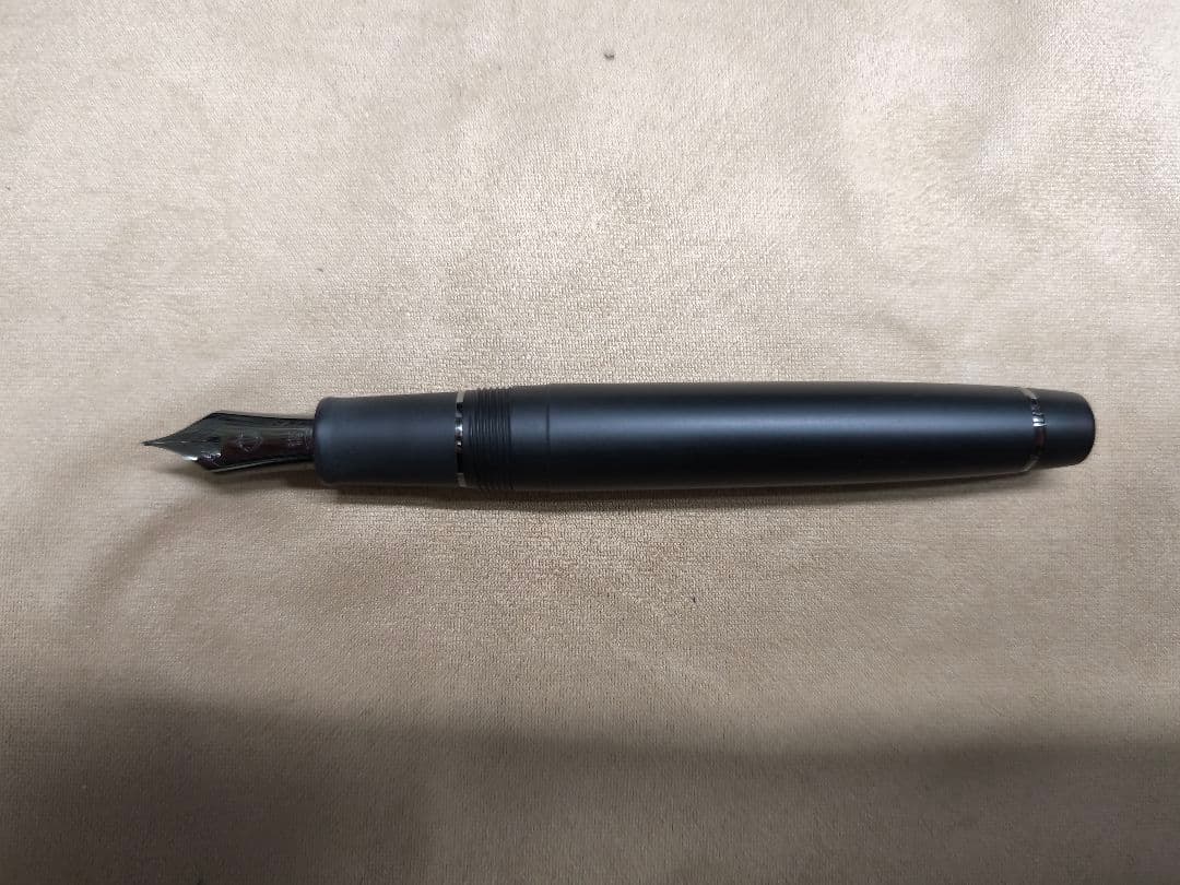 SAILOR万年筆 プロフェッショナルギア インペリアルブラック 細字
