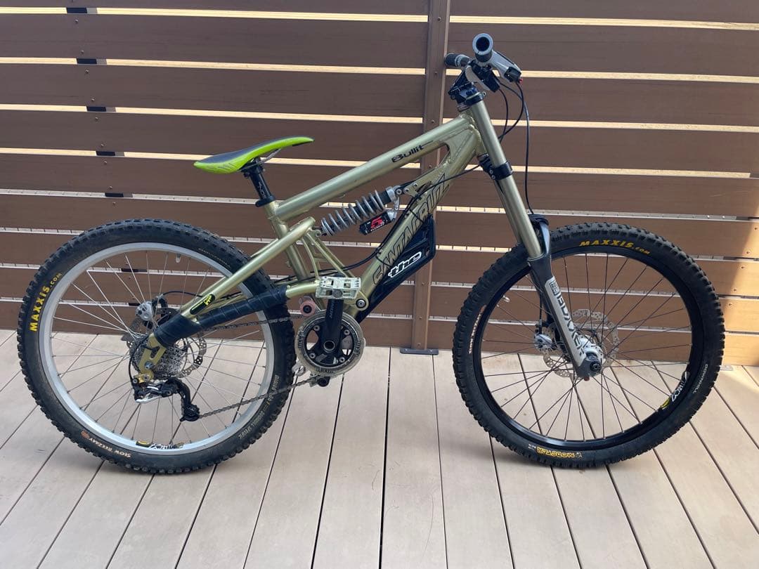 自転車本体 SANTA CRUZ BULLET