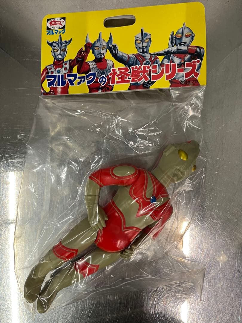 ブルマァク　S 帰ってきたウルトラマン　レトロカラー