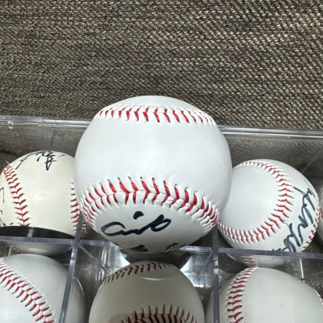 岡本和真選手　直筆サインボール