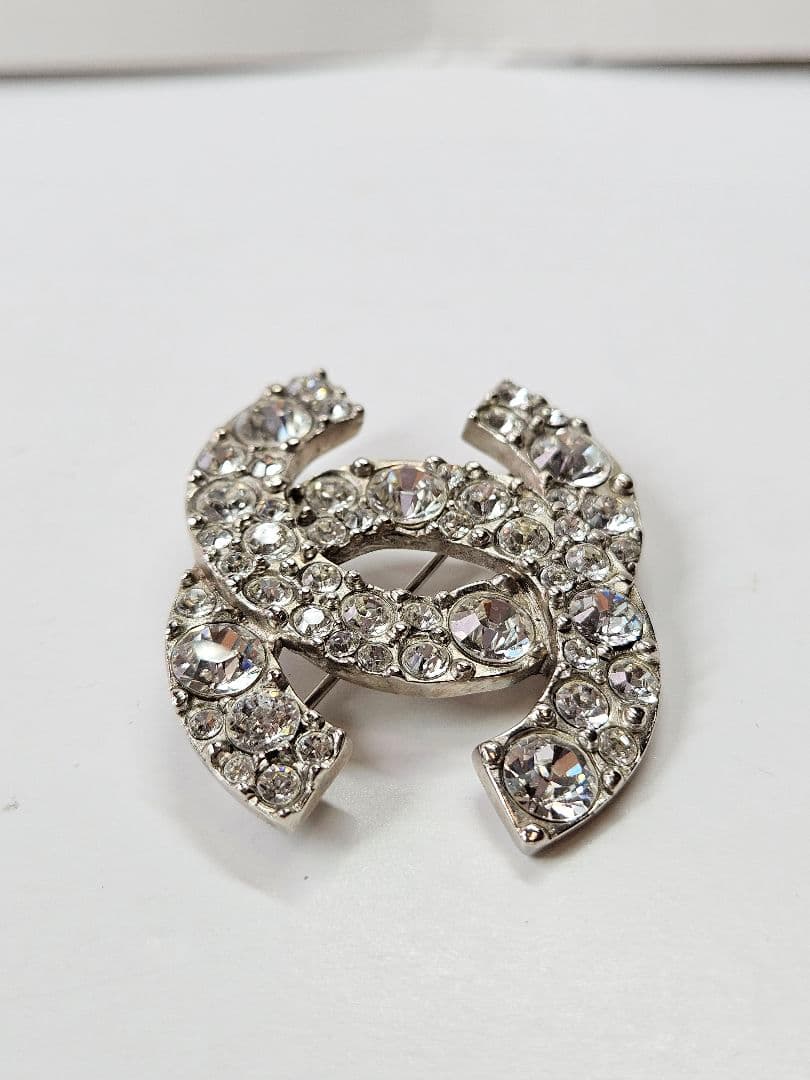 '０９年製　CHANEL クリスタルブローチ ダブルCロゴ